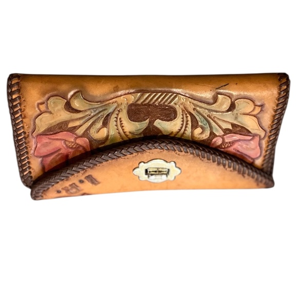 Vintage Handmade 1970’s Embossed Tooled Leather Clutch Hinged Clasp to‎ Close - Picture 5 of 11